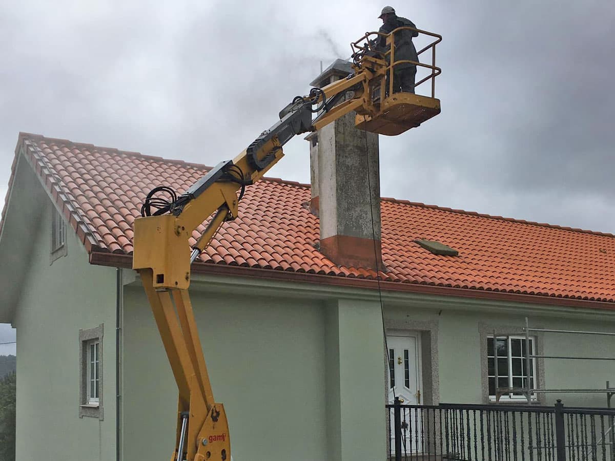 Limpieza tejados y canalones en Cedeira