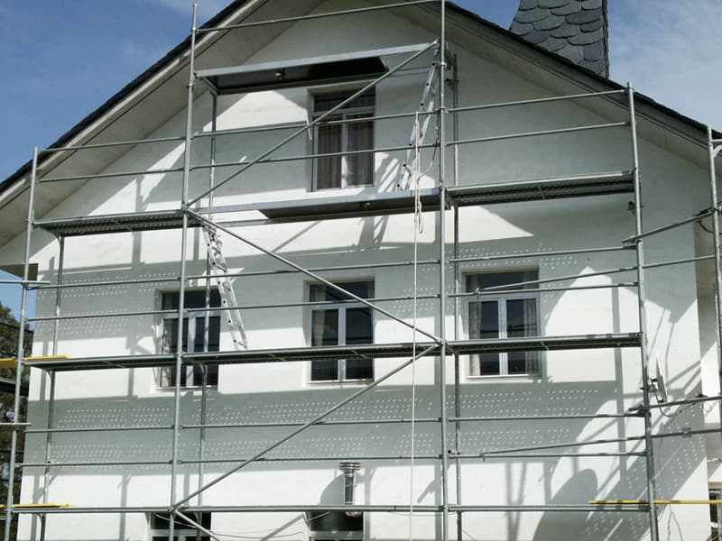 Rehabilitación de fachada en vivienda con problemas de humedades - Pinturas Carlos
