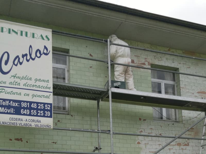 Rehabilitación de fachada en vivienda con problemas de humedades - Pinturas Carlos